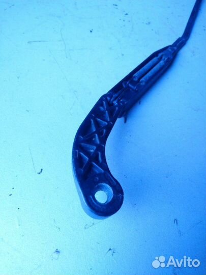 Поводок дворников правый Audi 80 B3 1.8 PM