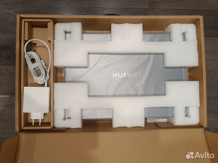 Ноутбук Huawei MateBook D16 (53013YDN) Новый