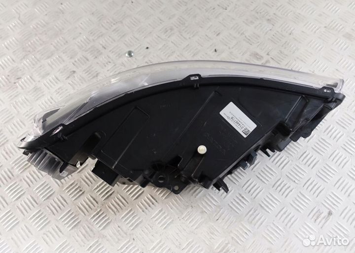 Volvo XC40 17- светодиодная фара левая передняя