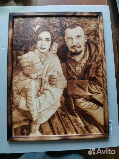 Портрет выжженный на дереве