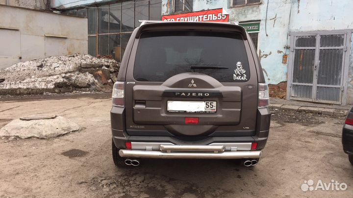 Накладка вместо запаски Mitsubishi Pajero 4