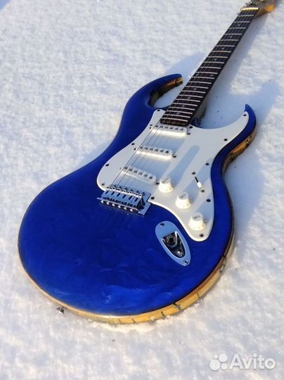 Электро гитара мастеровая из эпоксидной смолы