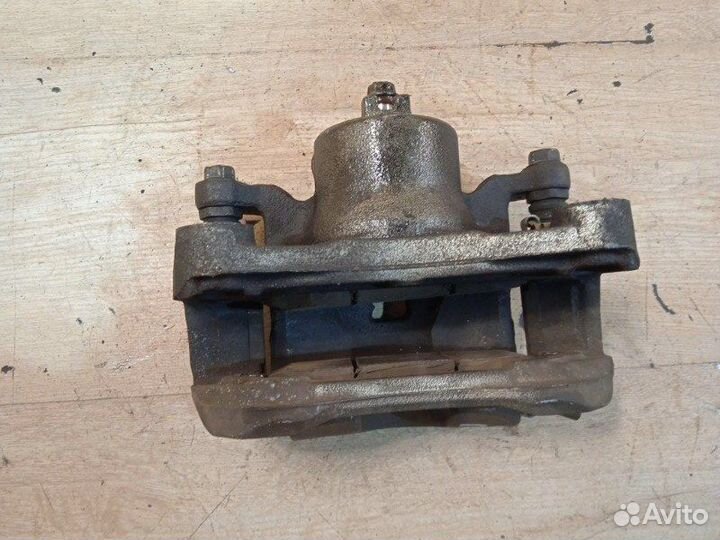 Суппорт передний правый Nissan Teana J32 2.5