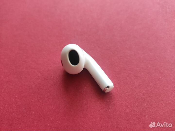 Левый наушник AirPods 3