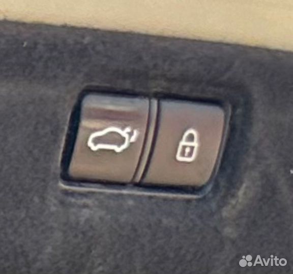 Кнопка багажника Kia Quoris 3.8 G6DK 2013