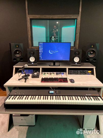 Стол для музыканта