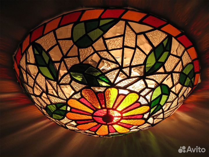 Витражные люстры и бра