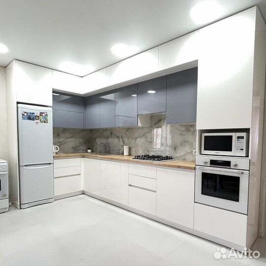 Кухонный гарнитур угловой