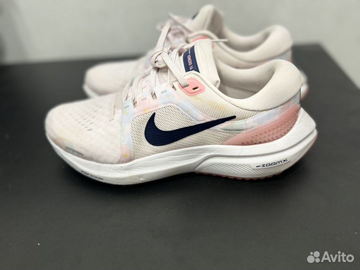 Кроссовки женские Nike Air Zoom Vomero 16, eur37,5