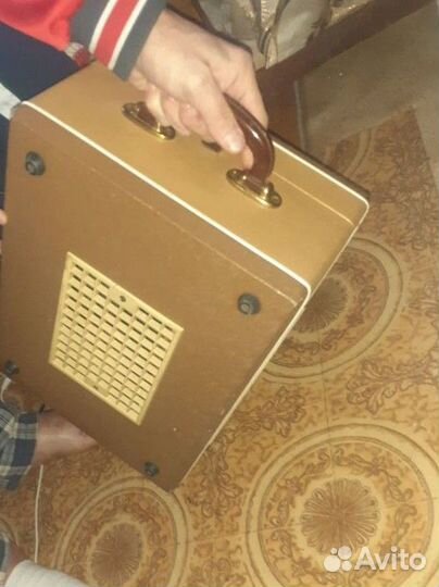 Катушечный магнитофон Аидас