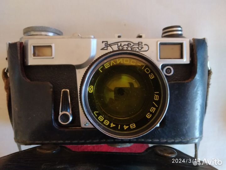 Пленочный фотоаппарат зенит122