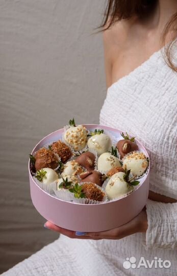 Боксы из клубники в шоколаде