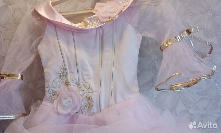 Вечернее платье в пол пышное