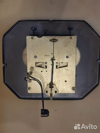 Часы настенные с боем янтарь