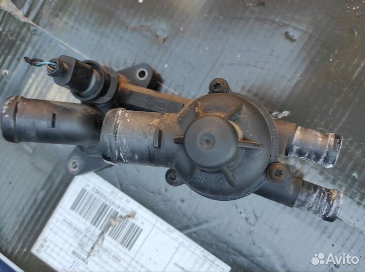 Корпус термостата skoda 1.2 03C121111B