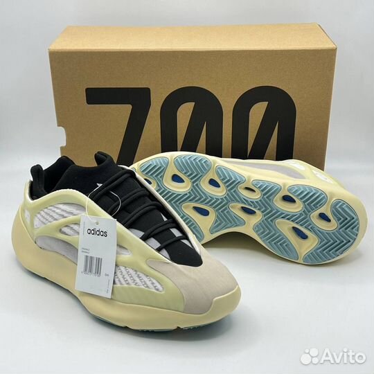 Кроссовки adidas yeezy boost 700