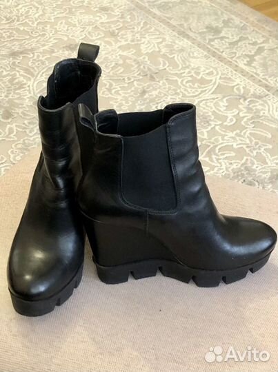 Демисезонные сапоги женские 36 размер