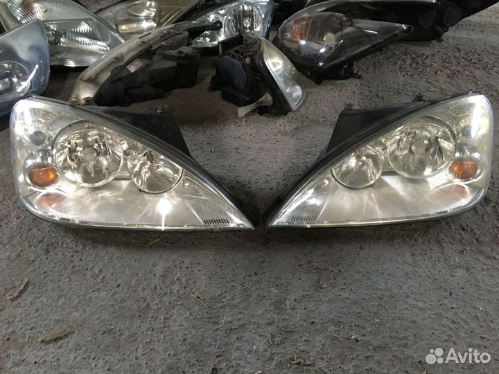 Фара Форд Гэлакси 00-06 левая/правая бу
