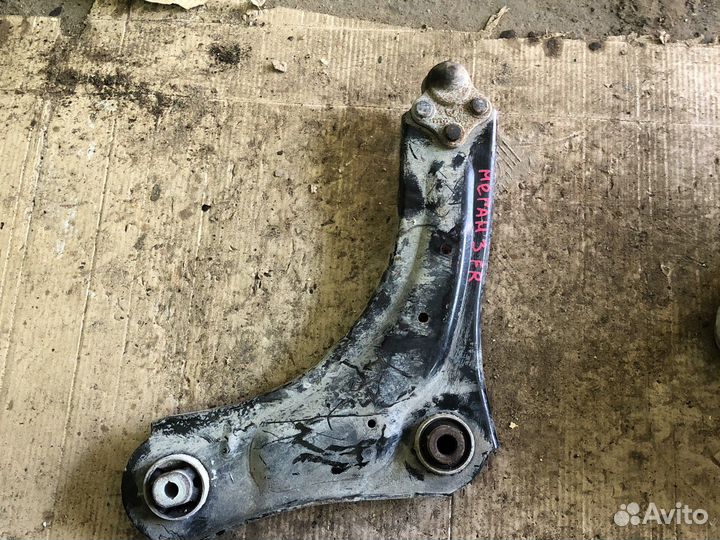 Renault megane 3 рычаг