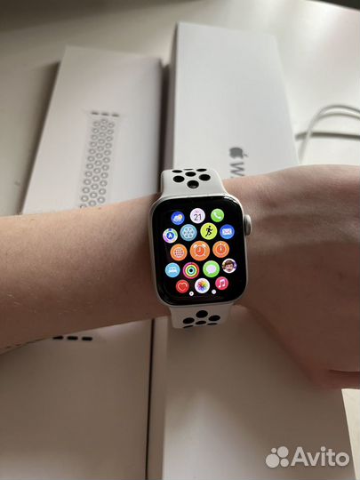 Смарт-часы Apple Watch SE (2nd Gen) 40mm Silver