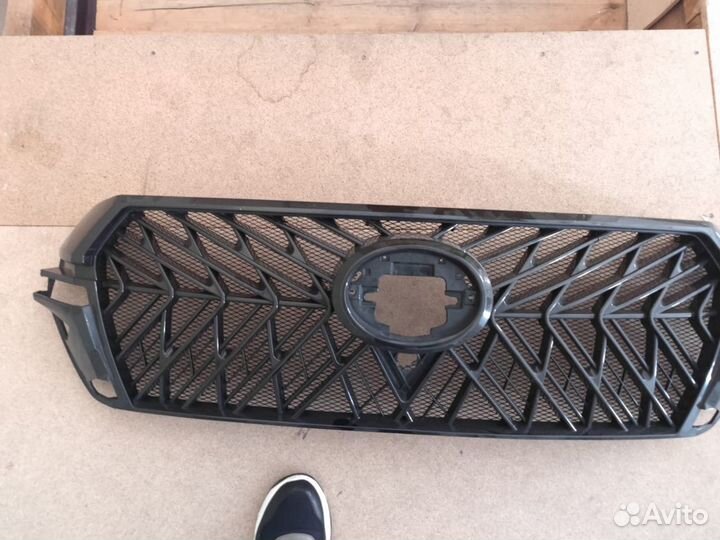 Решётка радиатора Land Cruiser 200 2016 год