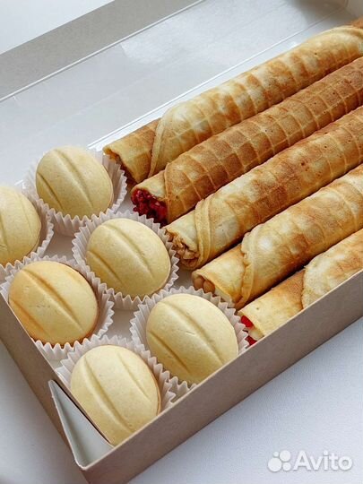 Домашняя выпечка(медовик,орешки,булочки)