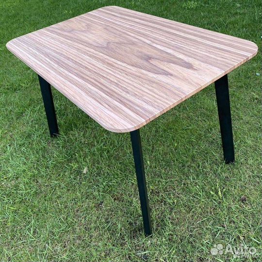 Обеденный стол 'Aware Half'