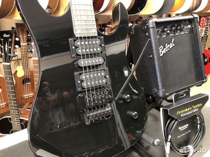 Электрогитара, комбик, шнур, медиаторы(комплект)