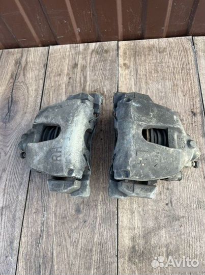 Тормозной суппорт передний Ford Focus 3 1.6