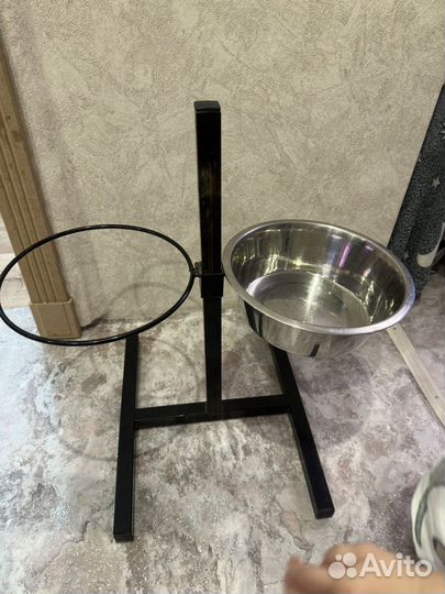 Подставка для кормления собак