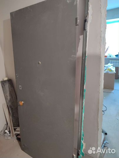 Дверь входная металлическая