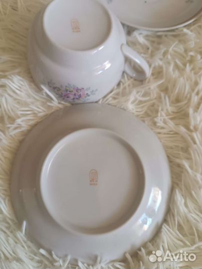 Чашки с блюдцами