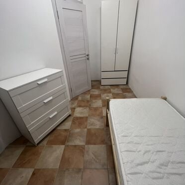 Комната 14 м² в 4-к., 1/2 эт.