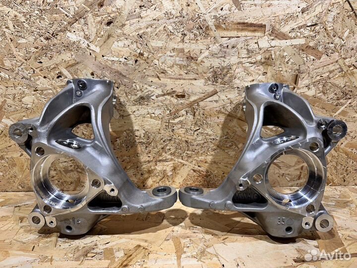 Поворотный кулак передний Tiguan 2 Octavia A7