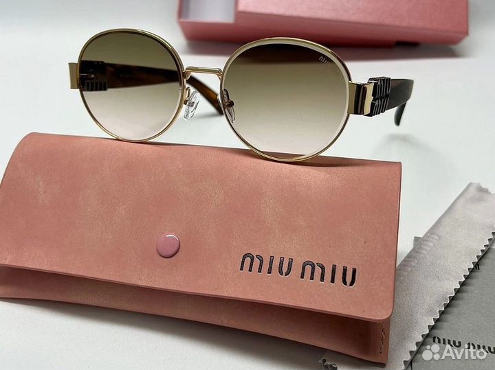 Солнцезащитные очки miu miu