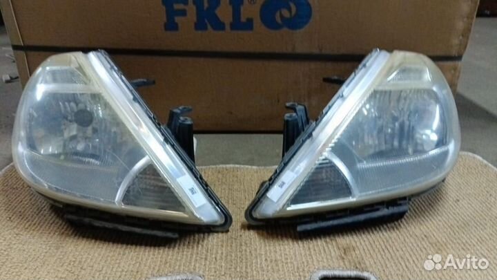 Фары передние Nissan Tiida