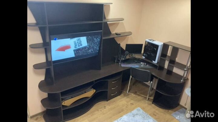 Стенка - компьютерный стол