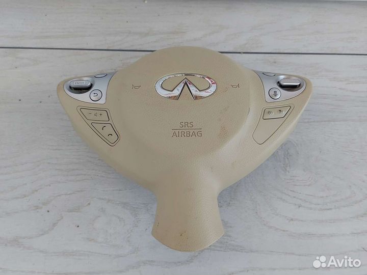 Infiniti fx37 Подушка руля