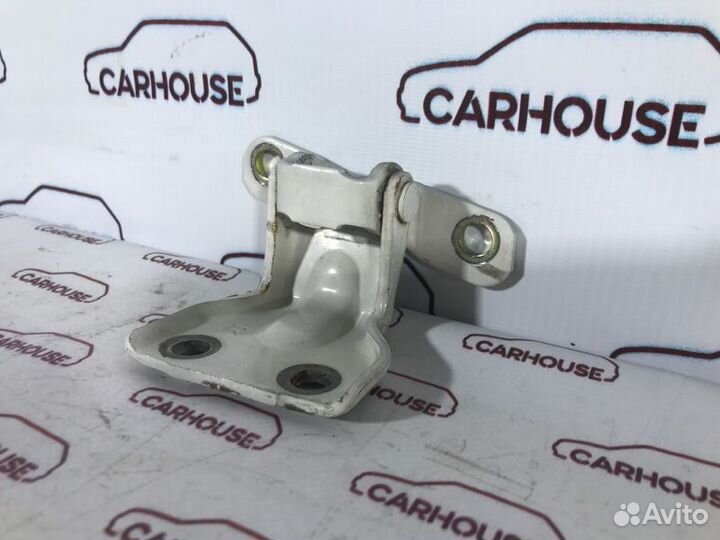 Петля двери задняя правая Mazda Familia 1.5 2001