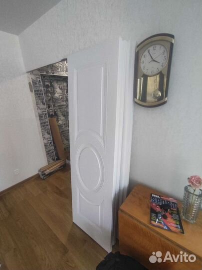 Дверь входная деревянная новая