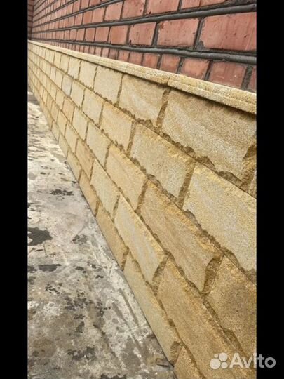 Камень на цоколь