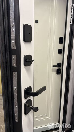 Входная дверь Горизонталь Зеркало