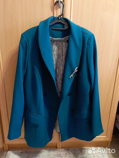 Костюм женский пиджак и брюки 50 размер