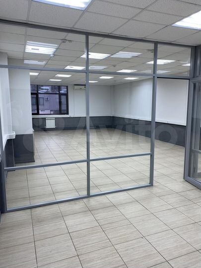 Помещение с отдельным входом, 176.5 м²