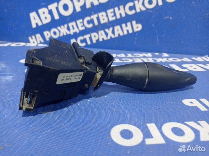 Переключатель поворотов Ford Focus 1 седан 2002