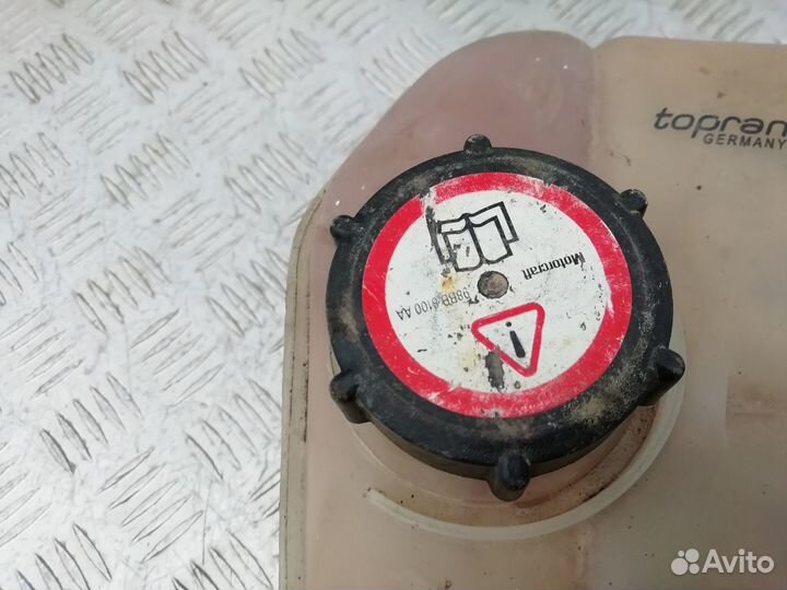 Бачок расширительный Ford Focus 1 2.0 2001г