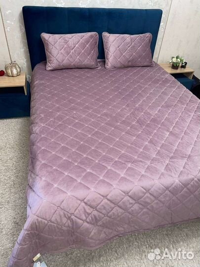 Покрывало на кровать с наволочками