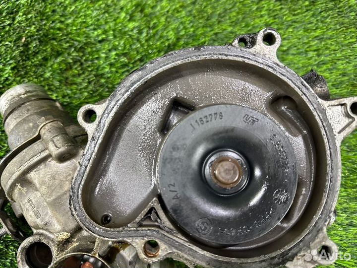 Помпа Bmw 7 E66 N62B44 2002