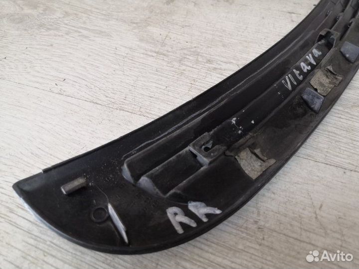 Молдинг стекла правый Suzuki Vitara TD52V J20Y