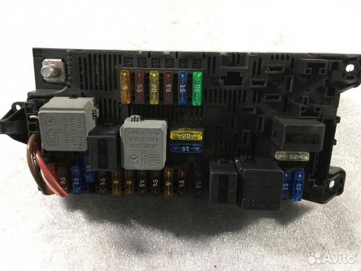 Блок предохранителей Mercedes-Benz W211 E200 Cdi